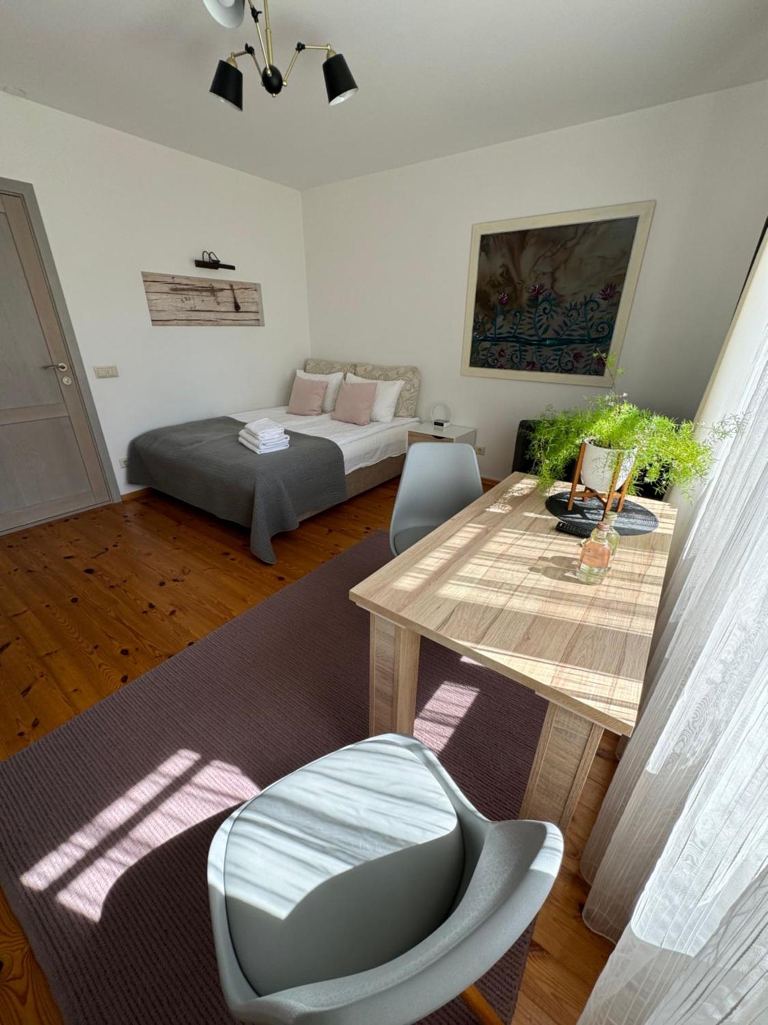 Guest House "8 Smilgos" Klaipeda Exterior photo